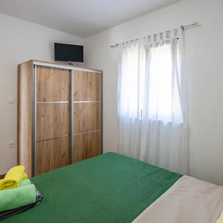 Stunning In With Kitchen Σπίτι διακοπών Nedeščina