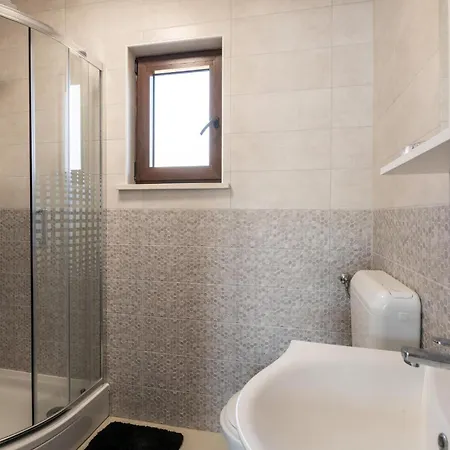Stunning In With Kitchen Σπίτι διακοπών